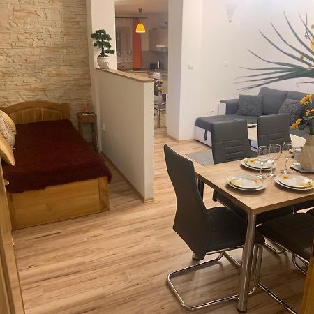 Apartman Slunecnice S Terasou Budweis Exterior foto
