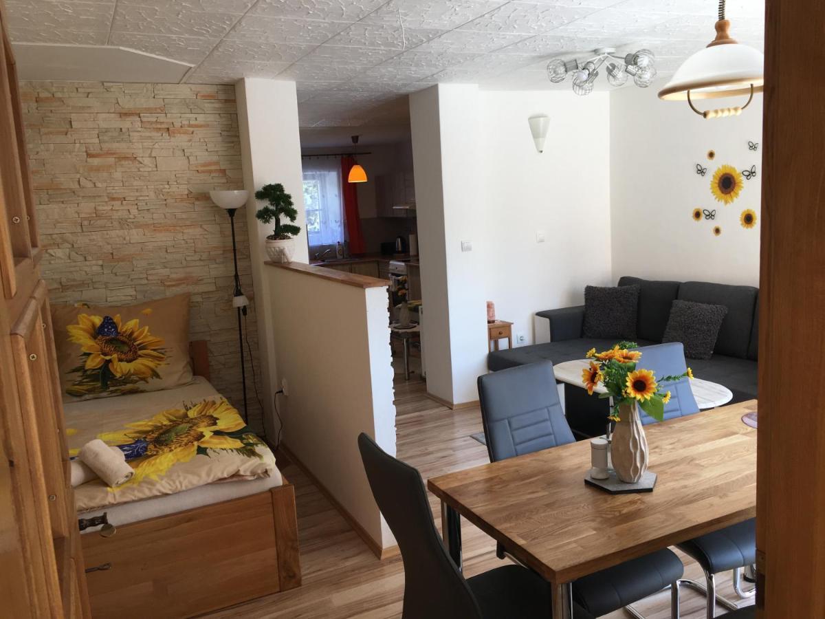 Apartman Slunecnice S Terasou Budweis Exterior foto